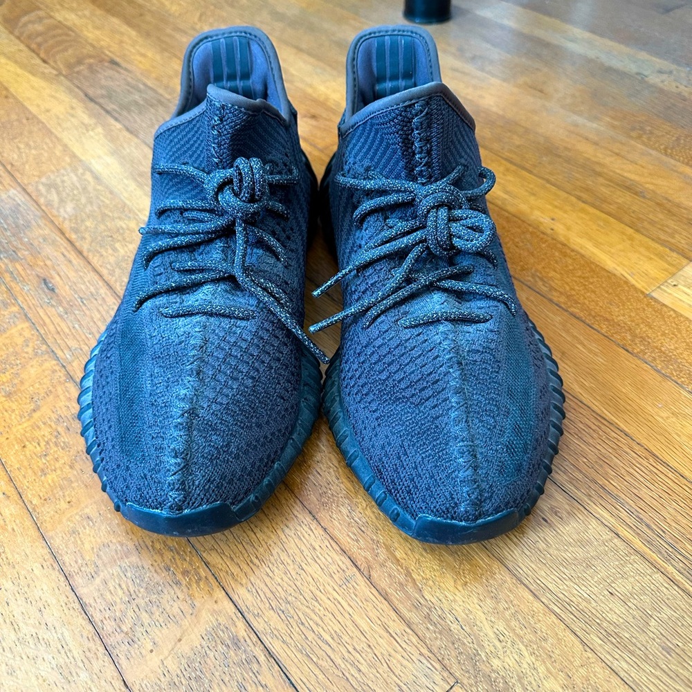 Used Adidas Yeezy 350 V2 - Black - Size 10